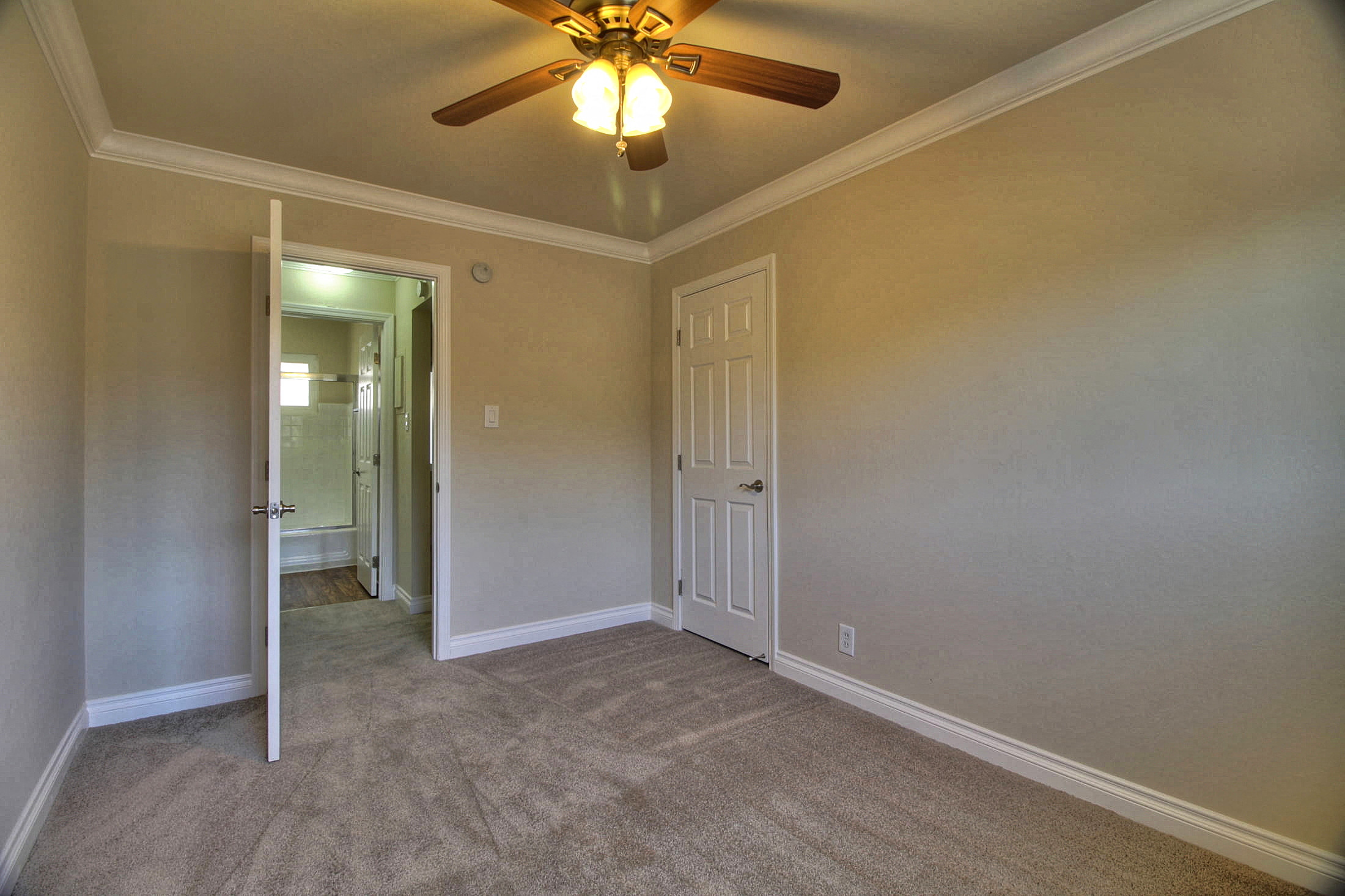 2045 Winfield photo 2